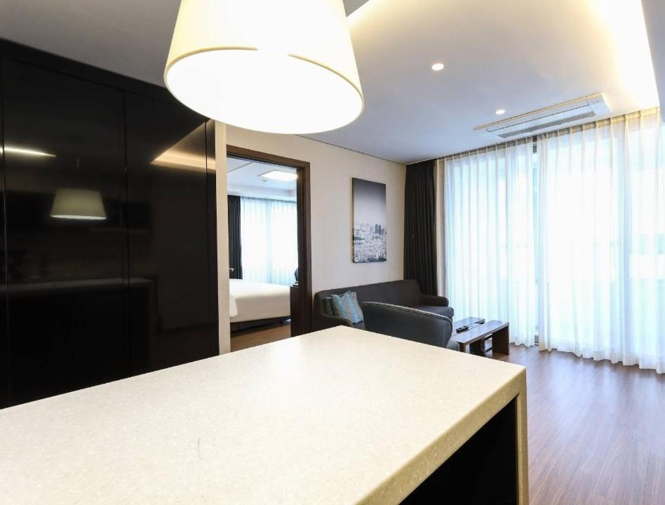 Haeundae Wide Ocean View & Residence ปูซาน ภายนอก รูปภาพ