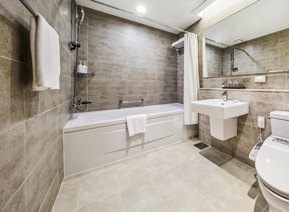 Haeundae Wide Ocean View & Residence ปูซาน ภายนอก รูปภาพ