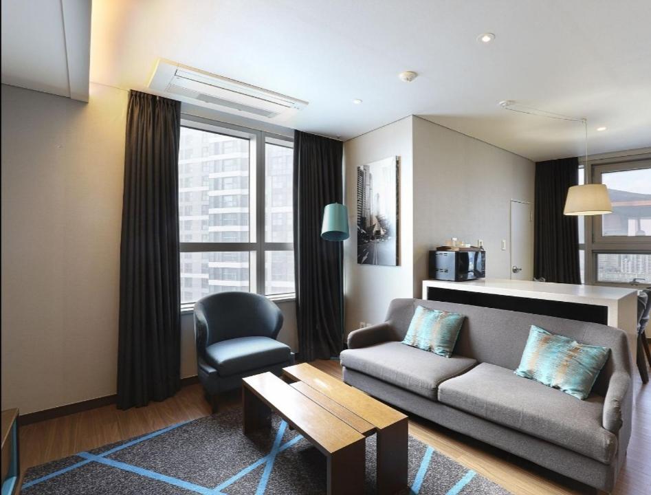 Haeundae Wide Ocean View & Residence ปูซาน ภายนอก รูปภาพ