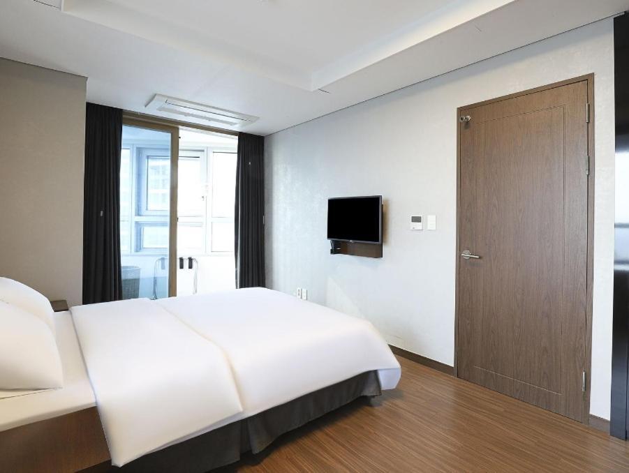 Haeundae Wide Ocean View & Residence ปูซาน ภายนอก รูปภาพ